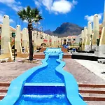 Будинок відпочинку Mareverde Holiday's, 1 & Big Terrace *